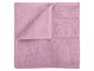 Růžový ručník složený.