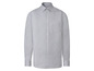Světle šedá košile s dlouhým rukávem.