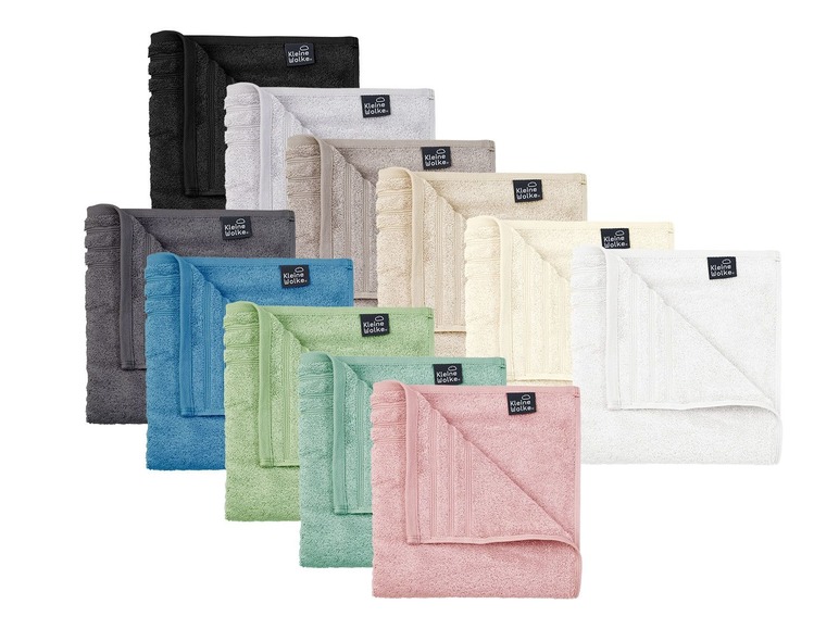Hromádka ručníků Kleine Wolke v různých barvách.