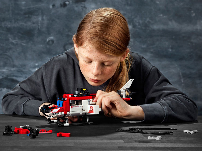  Zobrazit na celou obrazovku LEGO® Technic 42092 Záchranářský vrtulník - Obrázek 11