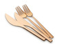 Dvě růžově zlaté vidličky a dva nože od Echtwerk.