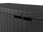 Černá úložná bedna s imitací ratanu.