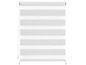 Bílá roleta s horizontálními pruhy.