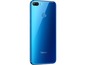 Modrý smartphone Honor s duálním fotoaparátem.