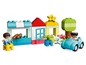 Hračky Lego Duplo s domem, autem a figurkami.