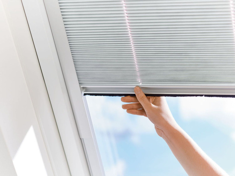  Zobrazit na celou obrazovku LIVARNO home Termoizolační roleta pro střešní okna Velux, 61,4 x 75–118 cm - Obrázek 9