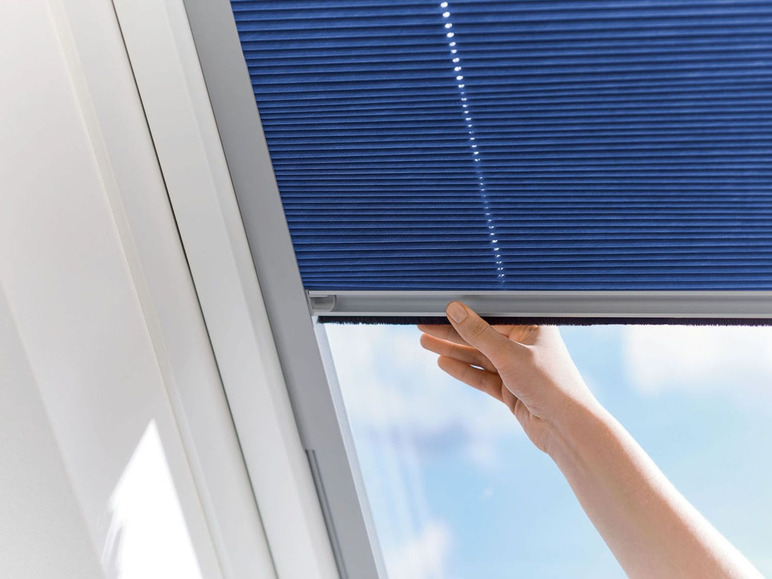  Zobrazit na celou obrazovku LIVARNO home Termoizolační roleta pro střešní okna Velux, 61,4 x 75–118 cm - Obrázek 3