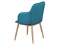 Modrá židle s dřevěnými nohami