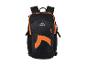Batoh Crivit v černé a oranžové barvě se zipy a nastavitelnými popruhy.