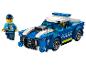Lego policejní auto s figurkou policisty.