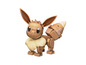 Postavička Eeveelution postavená z lega kostek znázorňující Pokémona.