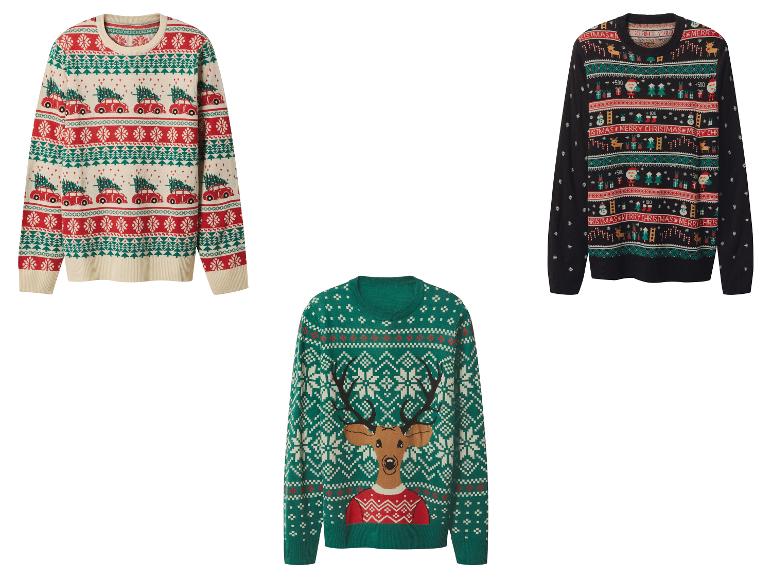 Tři sváteční vánoční svetry: jeden s červenými auty, jeden se sobem a jeden s různými svátečními motivy.