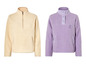 Dvě fleecové mikiny, krémová se zipem a fialová s knoflíky.