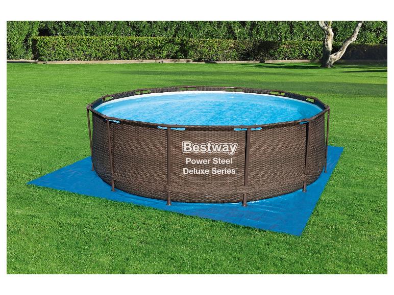 Bazén Bestway Power Steel Deluxe, hnědý, na trávníku.