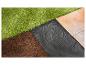 Umělý trávník, netkaná textilie proti plevelu, zemina a dlažba