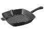 Čtvercová grilovací pánev z litiny.
