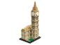 Hodiny Big Ben z béžových a hnědých stavebních kostek, s hodinami na každé straně.