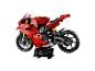Červený motocykl Ducati Panigale V4 R, postavený z dílků Lego Technic, s informační tabulkou.