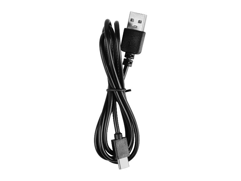 Černý USB kabel s konektorem USB-A a USB-C.