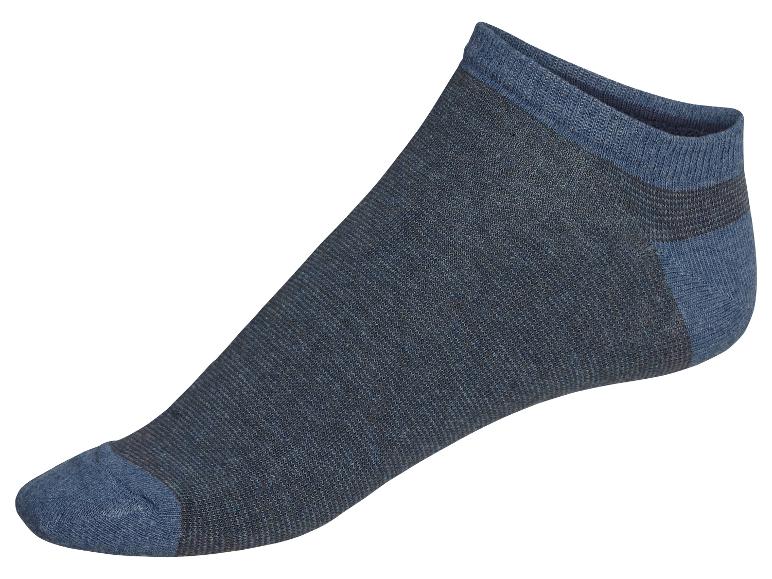Tmavě modré krátké ponožky, hladký design.