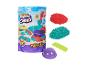 Sada Kinetic Sand Mold 'n Flow s červeným a tyrkysovým kinetickým pískem a 3 nástroji.