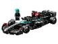 LEGO závodní vůz Mercedes-AMG Petronas Formula One™ a jezdec.
