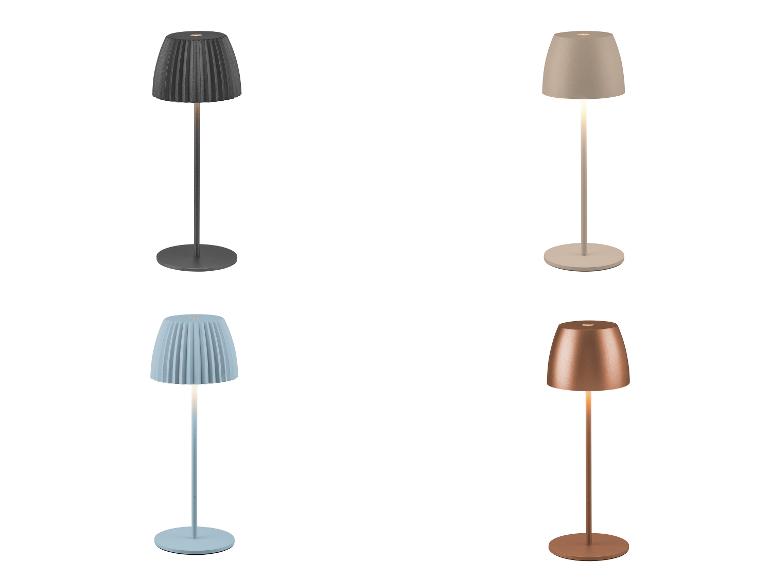 Čtyři přenosné, dobíjecí stolní lampy v různých barvách: tmavě šedá, béžová, světle modrá a měděná.