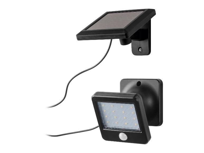 Solární LED reflektor s pohybovým senzorem a samostatným solárním panelem.