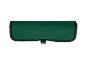 Tmavě zelené látkové pouzdro s černým popruhem a přezkou
