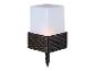 Bílá LED lampa s proutěným podstavcem a zemním hrotem