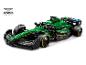 Zelený a černý LEGO model závodního vozu Aston Martin Aramco Formule 1 s logy sponzorů.