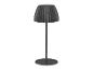 Černá stolní lampa s plisovaným stínidlem a kulatou základnou.