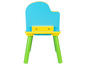 Modro-žlutá dětská židle se zelenými nohami.