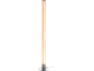 Stojací lampa s třpytivým válcovým stínidlem a chromovanou základnou.