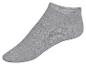 Krátké šedé bavlněné ponožky.