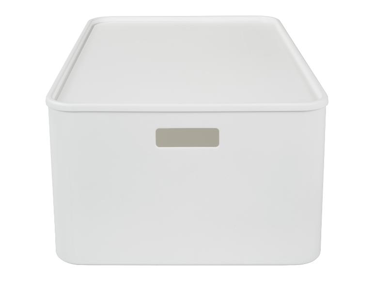 Bílý úložný box s víkem a vyříznutým úchytem