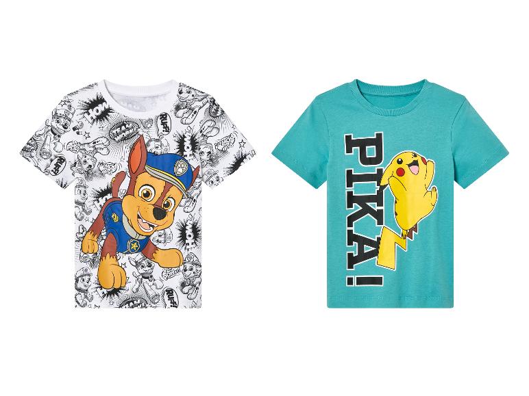 Dvě trička s potiskem Chase z Tlapkové Patroly a Pikachu.