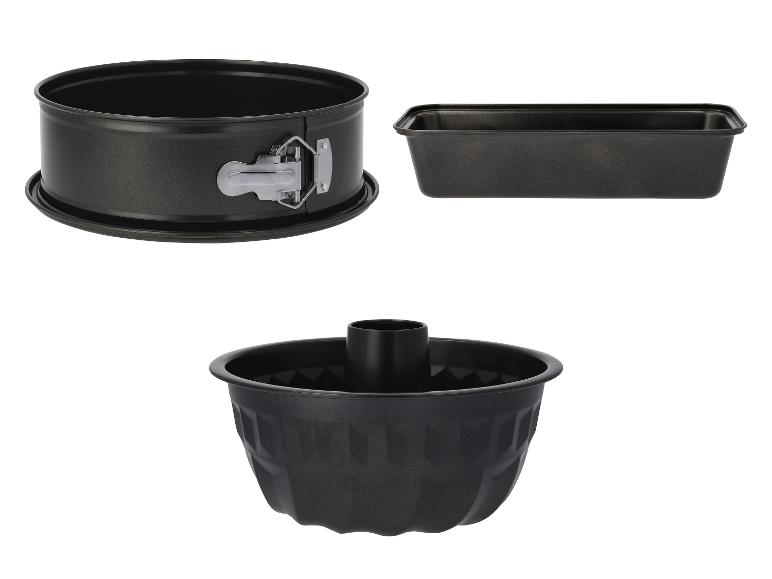 Nepřilnavé pečicí formy: kulatá, obdélníková a bábovková.