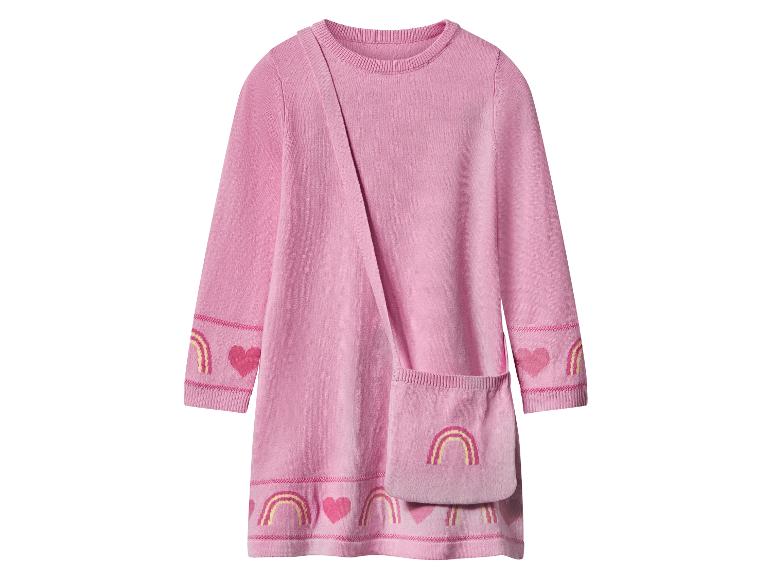 Růžové pletené šaty s potiskem duhy a srdce a ladící taškou.