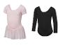 Růžové a černé baletní trika pro dívky; růžové má tylovou sukni.