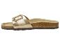 Zlatý nazouvací sandál s přezkou a korkovou podrážkou.