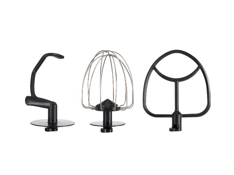 Sada příslušenství k robotu: hnětací hák, šlehací metla a plochý šlehač.