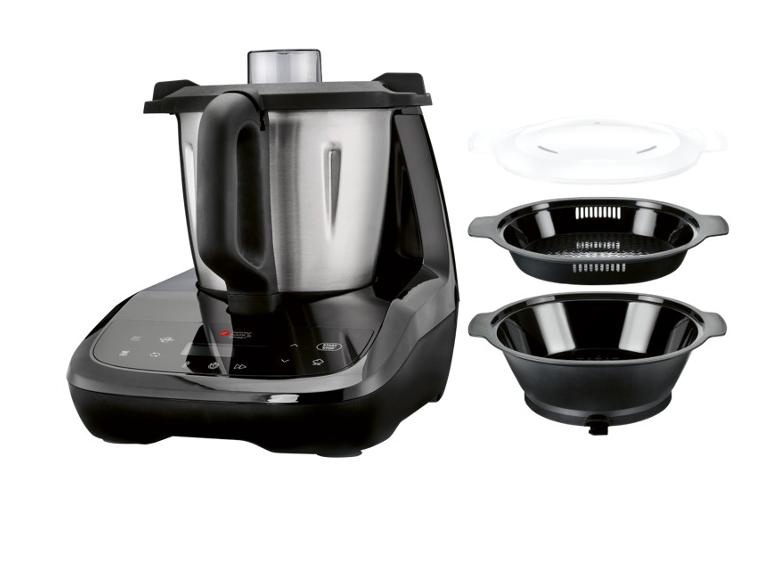 Kuchyňský robot s příslušenstvím, včetně parního hrnce a víka.