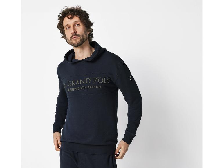 Mikina s kapucí a tepláková souprava St. Grand Polo.