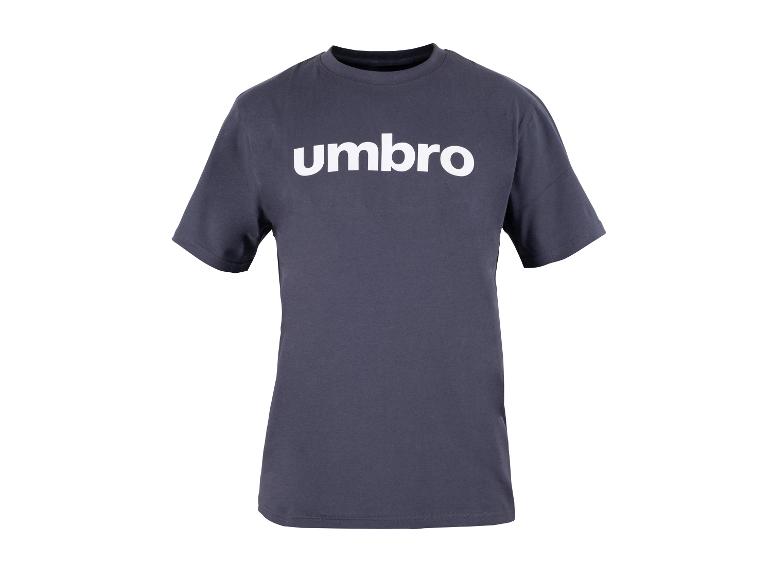 Tmavě modré tričko s bílým logem Umbro.