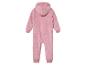 Růžový plyšový overal pro miminko s kapucí.