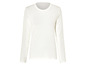 Bílé tričko s dlouhým rukávem.