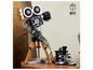LEGO model filmové kamery s figurkami Mickey Mouse.