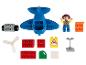 Modré LEGO letadlo s vrtulí, minifigurkou, kostkami a doplňky