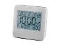 Bílý digitální budík s displejem teploty, datumu a dvěma budíky.
